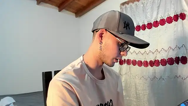 Chat +18 de Vlad__night ao vivo