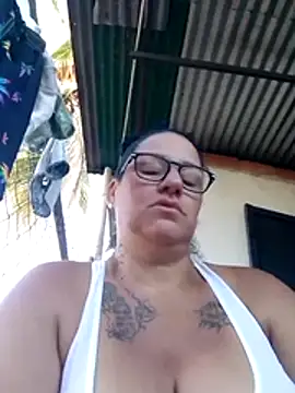 tugordita-hot: διαδικτυακό σόου στην κάμερα