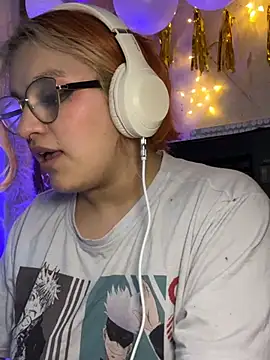 Sophia_Weest99 Adlı Modelin Canlı XXX Sohbeti