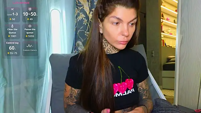 tattooedBabyyのライブXXXチャット