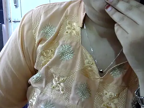 Chat XXX en directo de Cute_Aliyaa