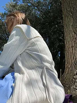 Weettyy Show in webcam