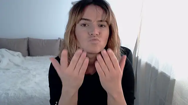 ViviRoses' Live XXX Chat