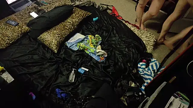 AQuickPhyx élő XXX-chatje