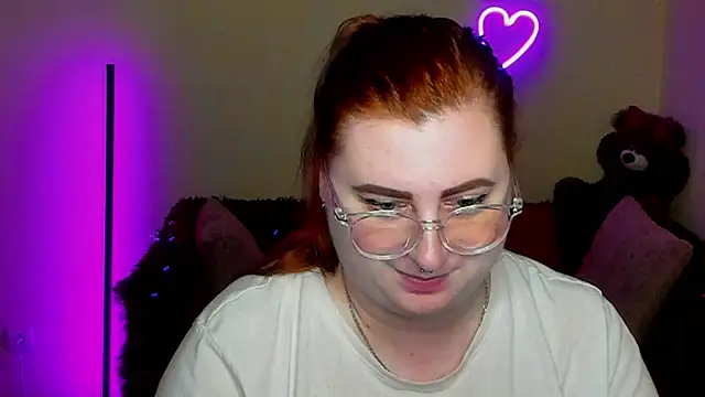 Chat +18 de Alicia_love00 ao vivo