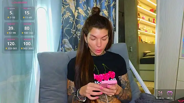 tattooedBabyy Chat XXX in diretta