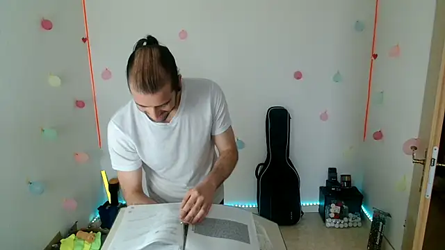 hei_69 Chat XXX live