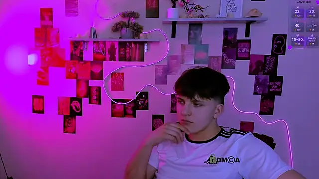 travis_wolf_'s Live XXX Chat