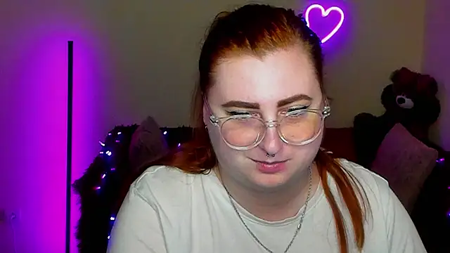 Alicia_love00 élő XXX-chatje