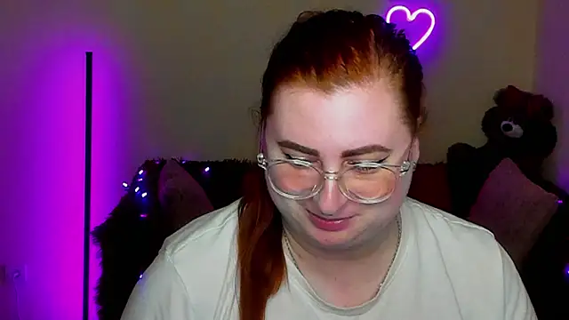 Chat +18 de Alicia_love00 ao vivo