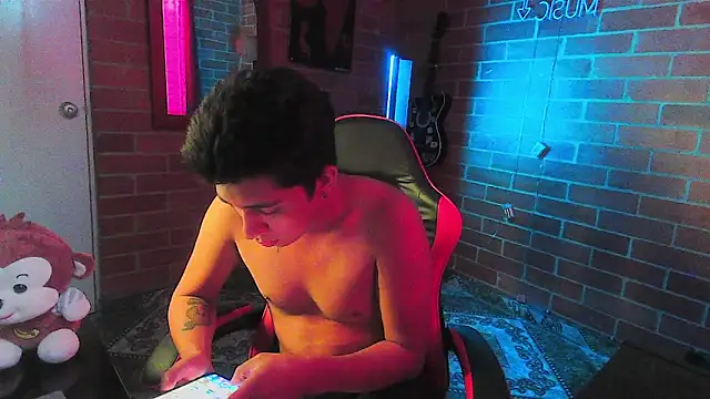 ethann2_ webcam show
