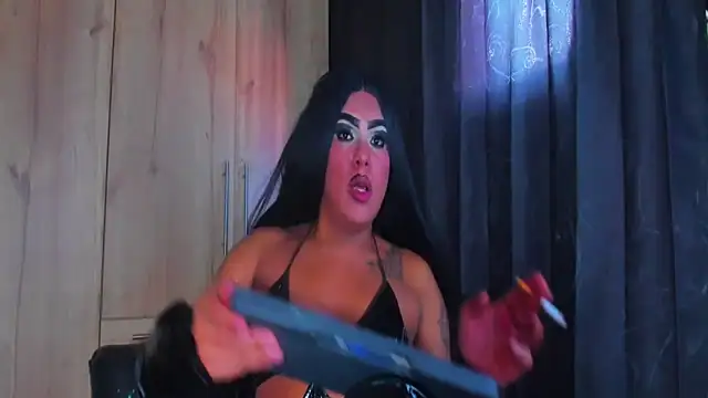 RobertaxGutierrez Show in webcam