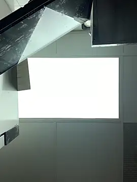 Pokazy przed kamerką – hailzeffn