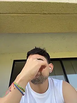 TroyeSavageのウェブカメラショー