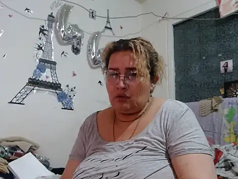 Perla1981--'s Live XXX Chat