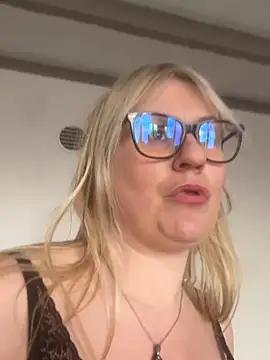 lady_gloria69's Live XXX Chat