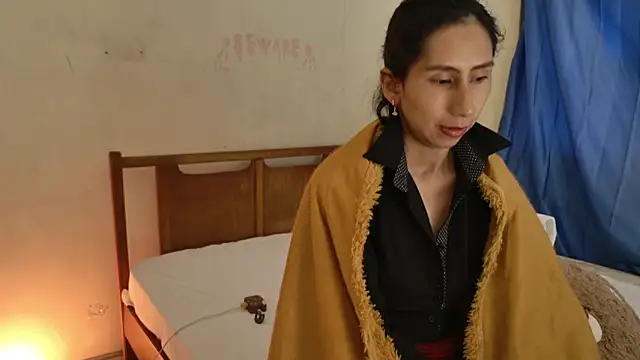 MoonLipsON-'s Live XXX Chat