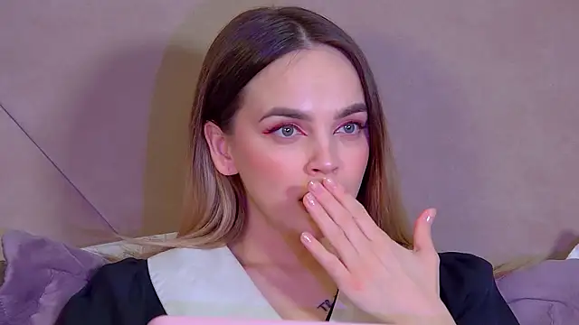 دردشة AnitaVenture الجنسية المباشرة