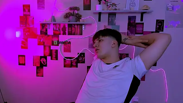 travis_wolf_: онлайн-секс-чат