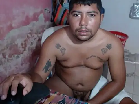 master_juju1924: διαδικτυακό σόου στην κάμερα