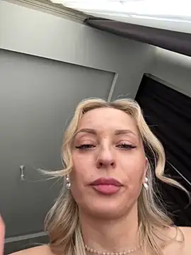 Chat XXX en directo de VikaBunny1