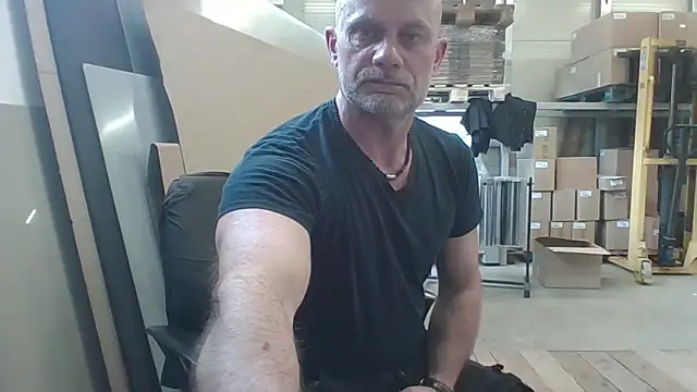 Boomerhun: διαδικτυακό σόου στην κάμερα