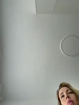 streetdolln Live XXX chat