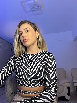 BarbieDoll13 Webcam show