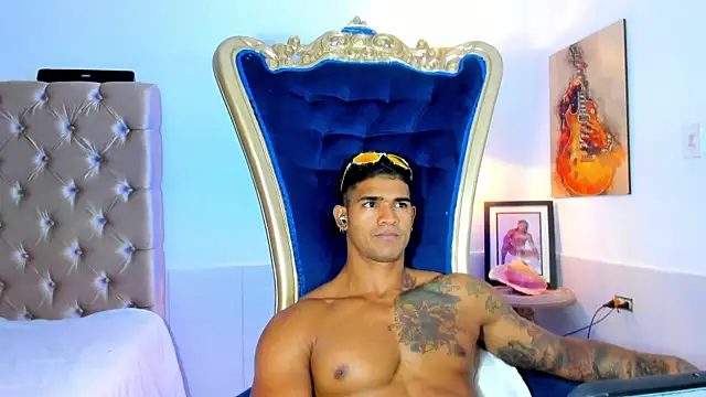 Show de antonio__444 na webcam