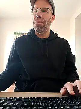 DaddyHarry_MatureStallion Webcam Show