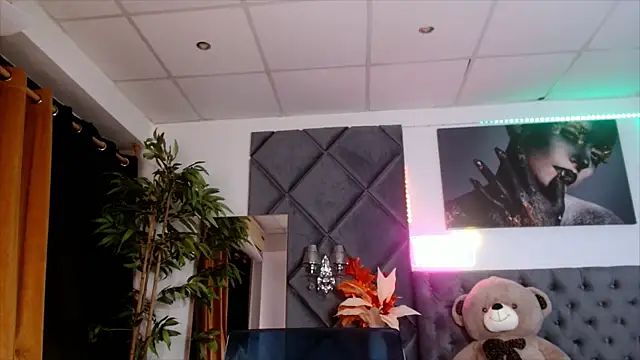 Онлайн чат XXX CarolinaPetra