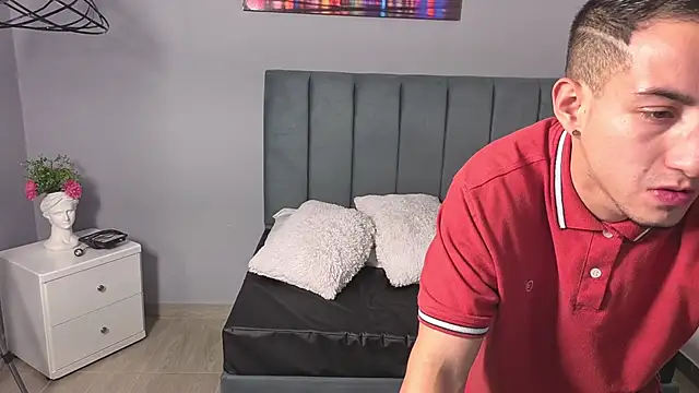 Show modela jhan_vassilis na web-kameri