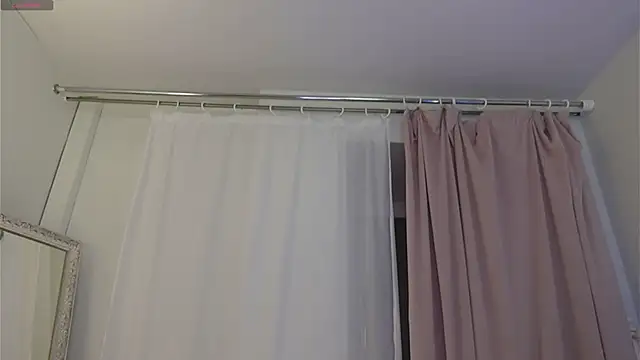 Mia_Pearl Adlı Modelin Canlı XXX Sohbeti