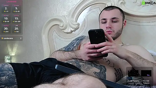 Show modela PaulGrow na web-kameri