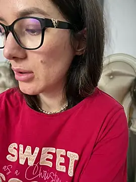 HotXMom_ Adlı Modelin Canlı XXX Sohbeti