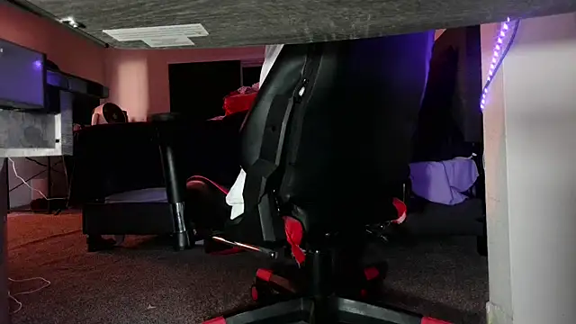 Dick_and_muscles Adlı Modelin Canlı XXX Sohbeti