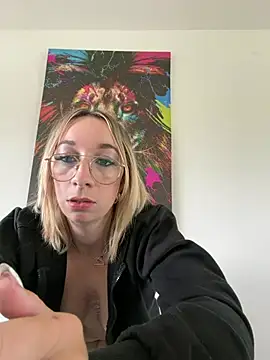 Giuliana_baby's Live XXX Chat