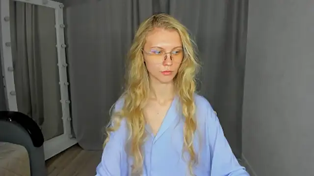 PhoebeMay's Live XXX Chat