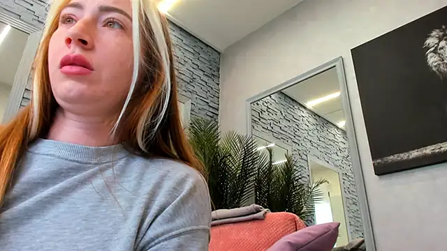 Reina_Cummings' Live XXX Chat