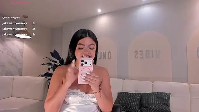 NataliaGaret's Live XXX Chat