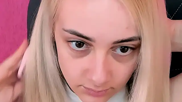 CarolMoor's Live XXX Chat