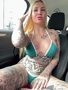 CoraDiamondのウェブカメラショー