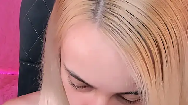 CarolMoor's Live XXX Chat