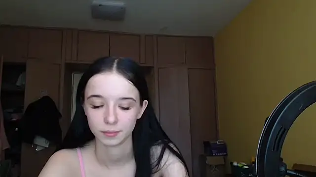 Chat XXX en directo de Emilia_Light