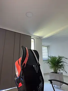 Chat +18 de TroyeSavage ao vivo