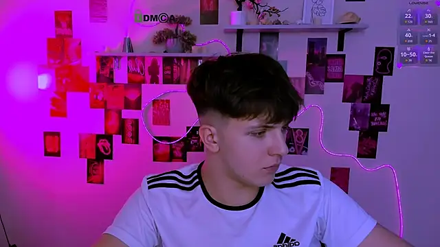 travis_wolf_ – Kamerová šou