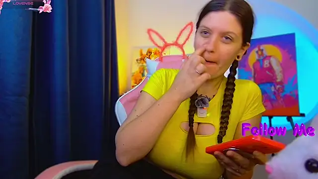 Pertunjukan Kamera Web Ann_mikela