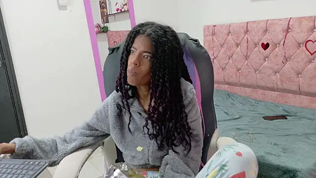 Онлайн чат XXX thianahorny