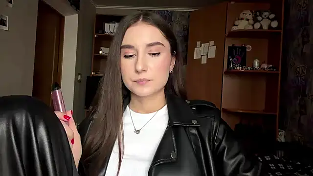 poly_princess' Live XXX Chat