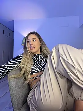 BarbieDoll13: онлайн-секс-чат